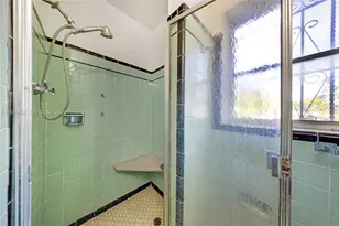 297 Eucalyptus Dr, Hialeah, FL 33010 - Photo 41