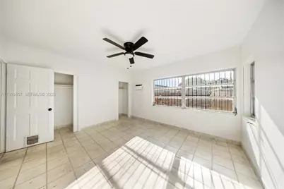 297 Eucalyptus Dr, Hialeah, FL 33010 - Photo 39