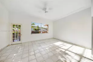 297 Eucalyptus Dr, Hialeah, FL 33010 - Photo 9