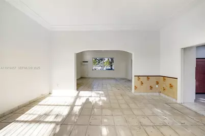 297 Eucalyptus Dr, Hialeah, FL 33010 - Photo 13