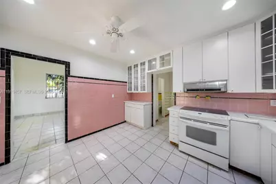 297 Eucalyptus Dr, Hialeah, FL 33010 - Photo 27