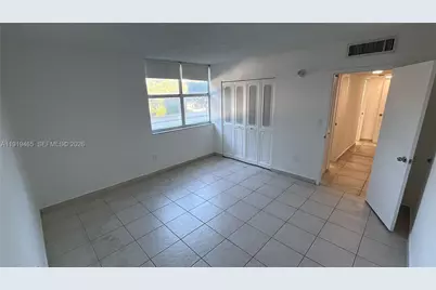 3375 N Country Club Dr #102, Aventura, FL 33180 - Photo 7