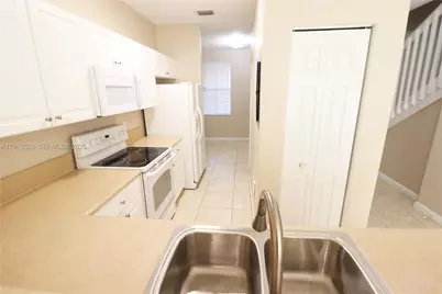 230 SE 29th Ave #4, Homestead, FL 33033 - Photo 7