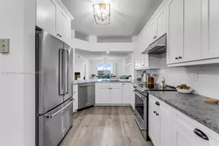 10730 NW 66th St, Doral, FL 33178 - Photo 9