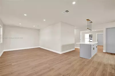 131 NE 18th St, Homestead, FL 33030 - Photo 15