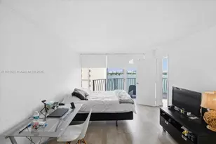 7601 E Treasure Dr, North Bay Village, FL 33141 - Photo 17