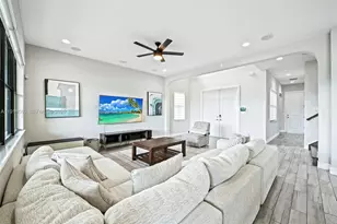 445 SW 113th Ln, Pembroke Pines, FL 33025 - Photo 5