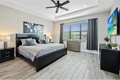 445 SW 113th Ln, Pembroke Pines, FL 33025 - Photo 11