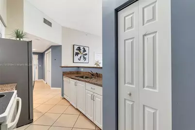 1155 Brickell Bay Dr #202, Miami, FL 33131 - Photo 15