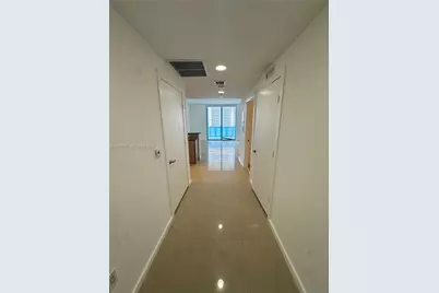 1050 Brickell Ave #3106, Miami, FL 33131 - Photo 7