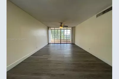 9471 Evergreen Pl #401, Davie, FL 33324 - Photo 5