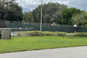 9471 Evergreen Pl, Davie, FL 33324 - Photo 41