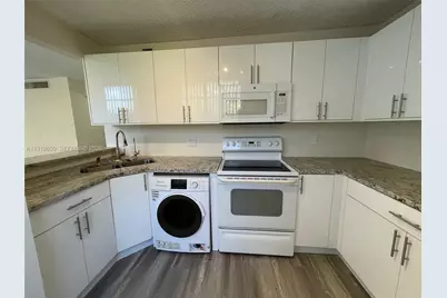 9471 Evergreen Pl #401, Davie, FL 33324 - Photo 15