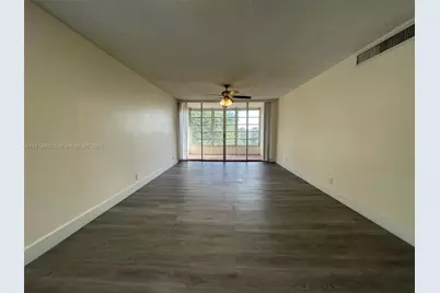 9471 Evergreen Pl #401, Davie, FL 33324 - Photo 5