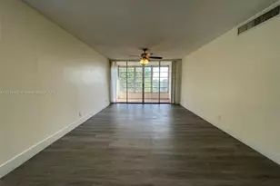 9471 Evergreen Pl, Davie, FL 33324 - Photo 5