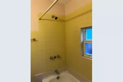 76 NE 48th St, Miami, FL 33137 - Photo 23