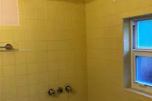 76 NE 48th St, Miami, FL 33137 - Photo 23