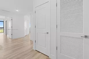 101 Diplomat Pkwy, Hallandale Beach, FL 33009 - Photo 35