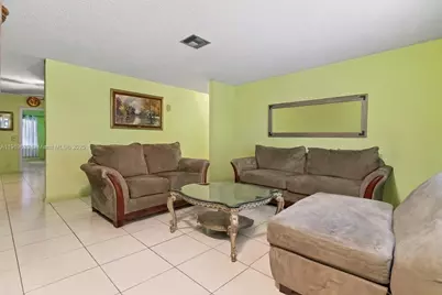 8107 SW 19th St, North Lauderdale, FL 33068 - Photo 7