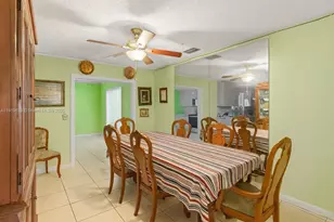 8107 SW 19th St, North Lauderdale, FL 33068 - Photo 9