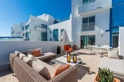 7600 Collins Ave #1012, Miami Beach, FL 33141 - Photo 33