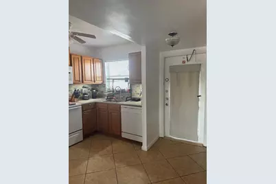 8220 Sunrise Lakes Blvd #309, Sunrise, FL 33322 - Photo 5