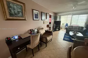 8220 Sunrise Lakes Blvd, Sunrise, FL 33322 - Photo 9