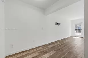 635 8th St, Miami Beach, FL 33139 - Photo 15