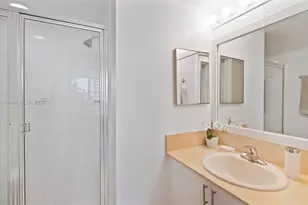 1155 Brickell Bay Dr, Miami, FL 33131 - Photo 15