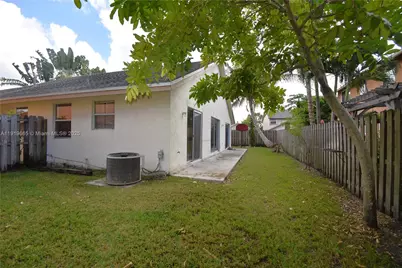 3081 NW 123rd Ave, Sunrise, FL 33323 - Photo 17