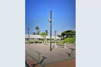 1000 SW 10th Ter #17P, Hallandale Beach, FL 33009 - Photo 13