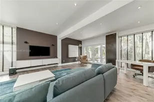 111 S Hibiscus Dr, Miami Beach, FL 33139 - Photo 13