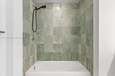 1050 Brickell Ave #1006, Miami, FL 33131 - Photo 21