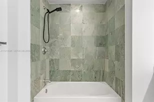 1050 Brickell Ave, Miami, FL 33131 - Photo 21