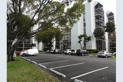 3401 N Country Club Dr #EI506, Aventura, FL 33180 - Photo 3