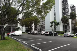 3401 N Country Club Dr, Aventura, FL 33180 - Photo 3