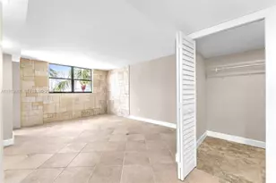801 N Venetian Dr, Miami Beach, FL 33139 - Photo 31