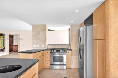 801 N Venetian Dr #208, Miami Beach, FL 33139 - Photo 19