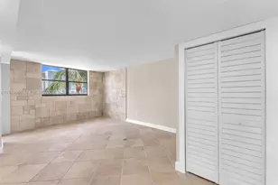 801 N Venetian Dr, Miami Beach, FL 33139 - Photo 25