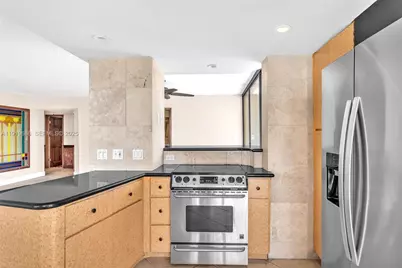 801 N Venetian Dr #208, Miami Beach, FL 33139 - Photo 21