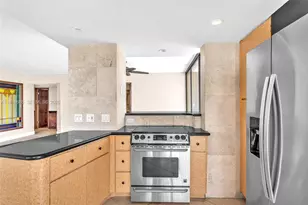 801 N Venetian Dr, Miami Beach, FL 33139 - Photo 21