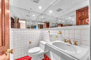 801 N Venetian Dr, Miami Beach, FL 33139 - Photo 7