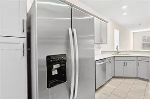 4144 Greenway Dr, Hollywood, FL 33021 - Photo 3