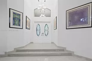 392 Coconut Cir, Weston, FL 33326 - Photo 7