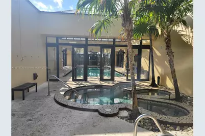 1000 Quayside Ter #812, Miami, FL 33138 - Photo 29