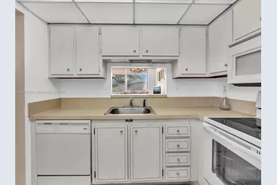 5102 NW 36th St #607, Lauderdale Lakes, FL 33319 - Photo 9