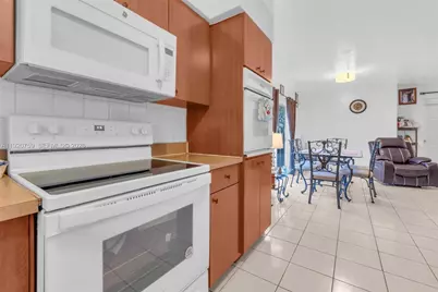 371 NE 42nd Ct, Oakland Park, FL 33334 - Photo 5