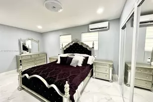 460 NE 169th St, North Miami Beach, FL 33162 - Photo 11