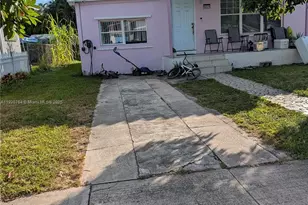 16931 NE 5th Ct, North Miami Beach, FL 33162 - Photo 1