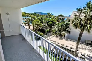 300 Bayview Dr, Sunny Isles Beach, FL 33160 - Photo 21